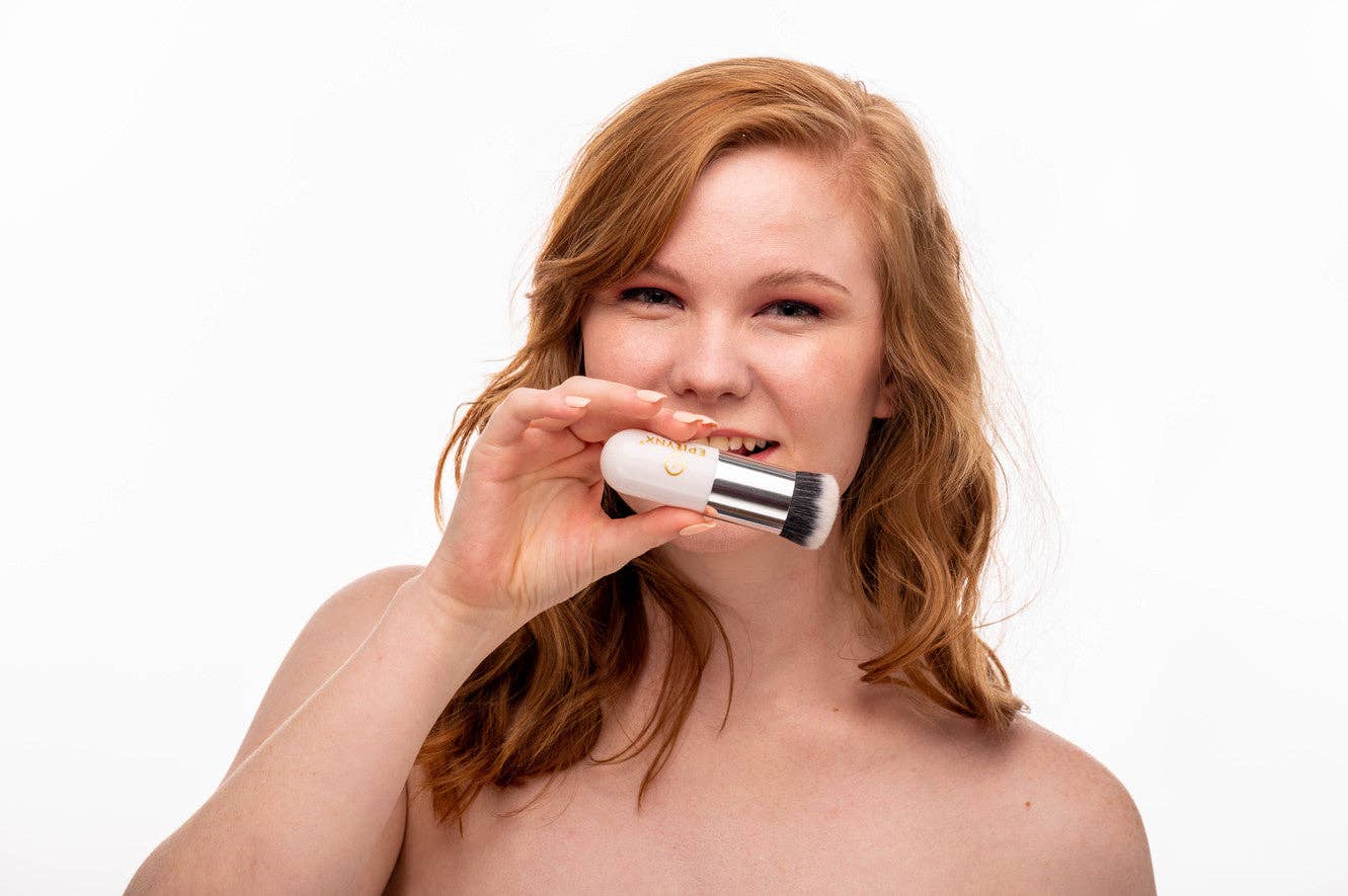 Perfect Vegan Makeup Brushes - Locks in Blush, Highlighter and Foundation